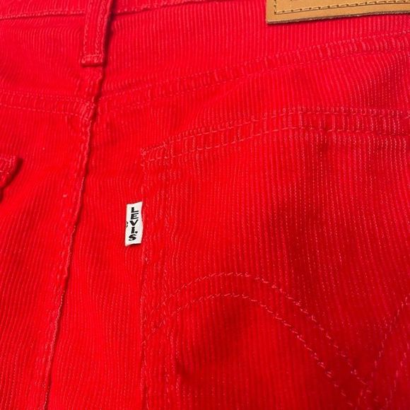 Levi’s Premium Women’s Red Corduroy White Tab Straight Mini Skirt Size 29 - Picture 8 of 13